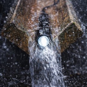 Uppladdningsbar LED-ficklampa